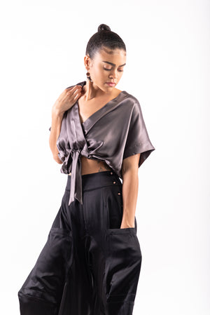 känsla Silk Wrap Top, in Charcoal