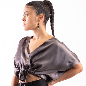 känsla Silk Wrap Top, in Charcoal